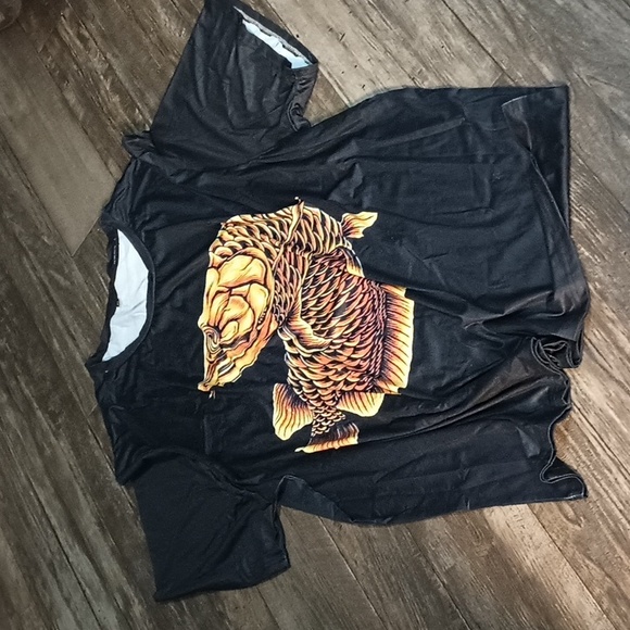 Big & Tall Men's Golden Arowana Short Sleeve T-Shirt - Picture 1 of 4